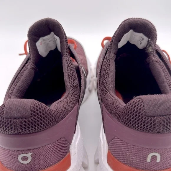On Running Women’s Plum /dawn Running shoes lace up cloudswift mesh Sneakers 9.5